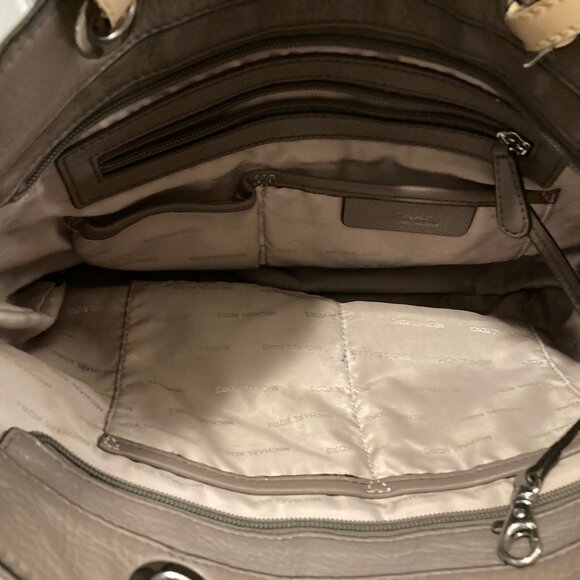 NWOT Michael Kors Medium Bedford adjustable shoulder bag tote - Picture 3 of 3